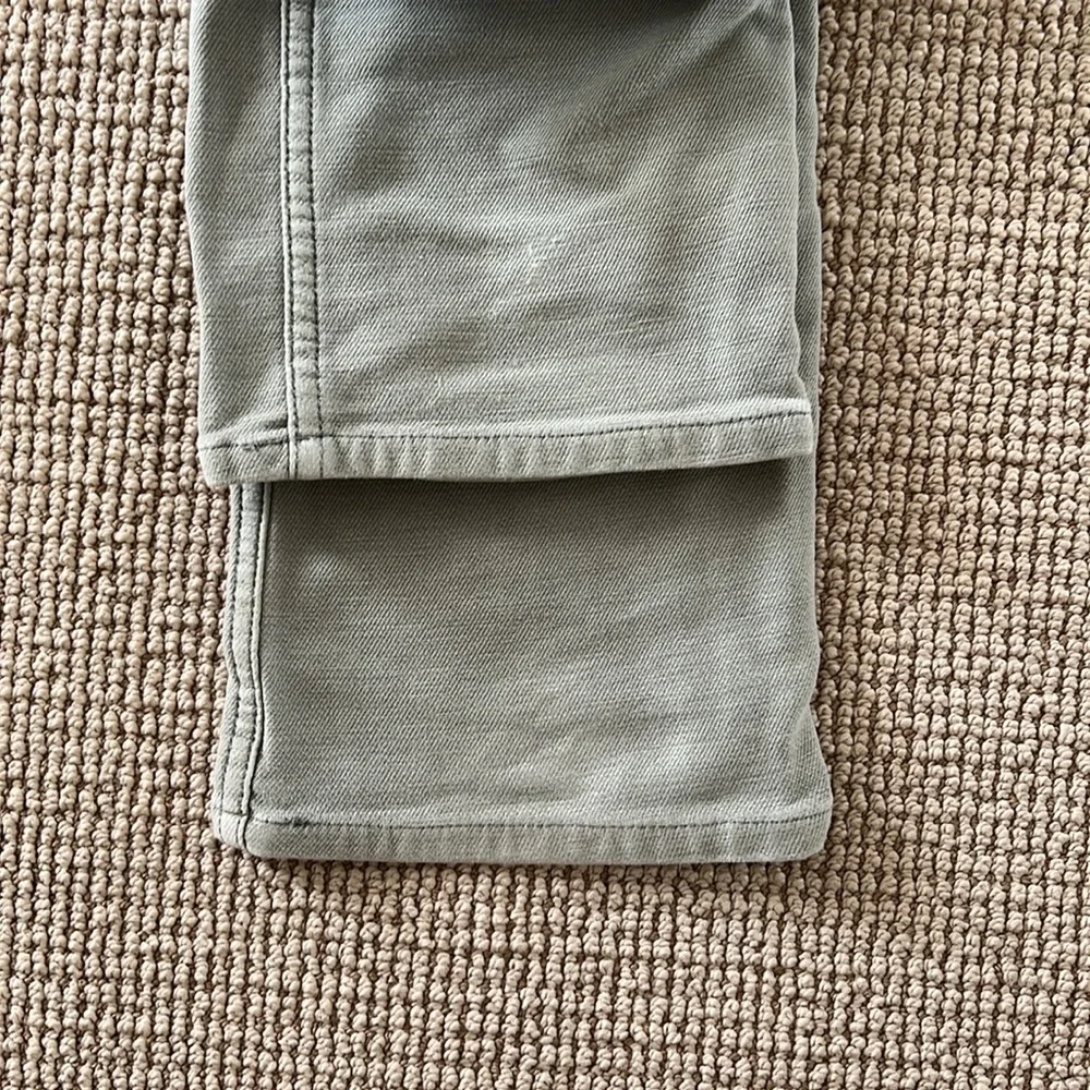 Fakery Jean - Picture 4 of 7